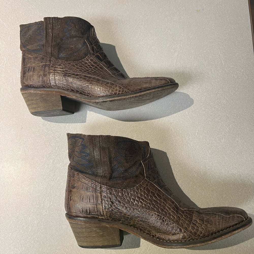 FREE People Ankle alligator western boots- Size 6/36